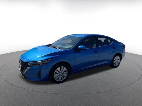 Used 2025 Nissan Sentra SV image 8