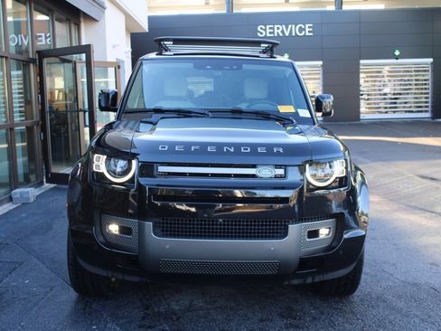 Certified 2025 Land Rover Defender 130 X-Dynamic SE image 3