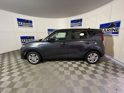 Used 2021 Kia Soul LX FWD image 13