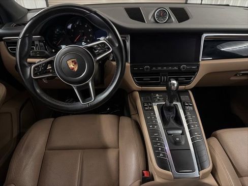 Used 2019 Porsche Macan AWD/4WD image 18