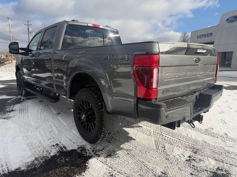 Used 2022 Ford F250 Lariat w/ Black Appearance Package image 3