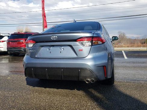 Used 2024 Toyota Corolla SE w/ SE Convenience Package image 3