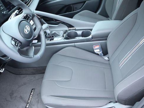New 2026 Hyundai Elantra SEL Sport Premium FWD image 17