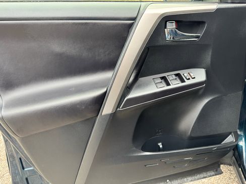 Used 2018 Toyota RAV4 XLE image 20