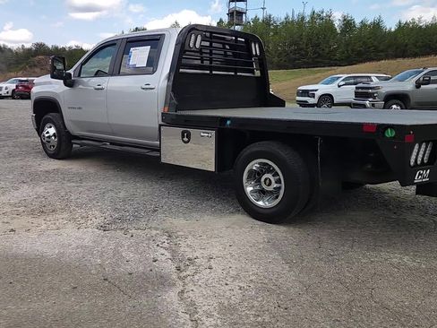 Used 2022 Chevrolet Silverado 3500 LT w/ Convenience Package AWD/4WD image 12
