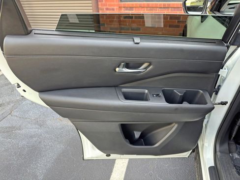 Used 2023 Nissan Pathfinder SL w/ SL Premium Package FWD image 41