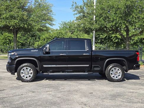 Certified 2024 Chevrolet Silverado 2500 High Country w/ High Country Premium Package AWD/4WD image 5