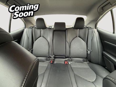 Used 2020 Toyota Camry SE image 12