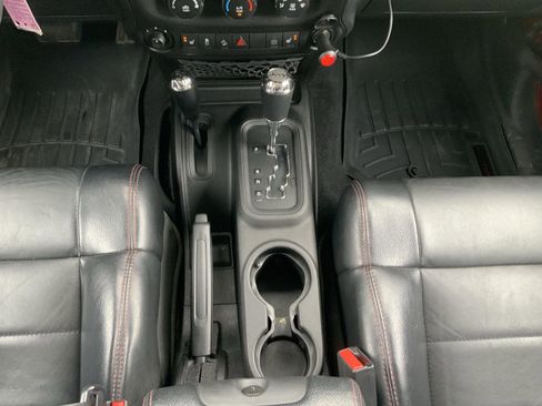 Used 2012 Jeep Wrangler Unlimited Sahara AWD/4WD image 40