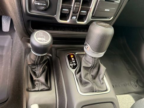 New 2026 Jeep Gladiator Sport AWD/4WD image 17