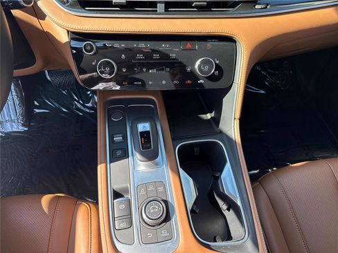 Used 2025 INFINITI QX60 Sensory image 22