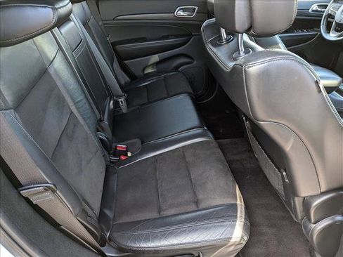 Used 2019 Jeep Grand Cherokee Altitude image 19