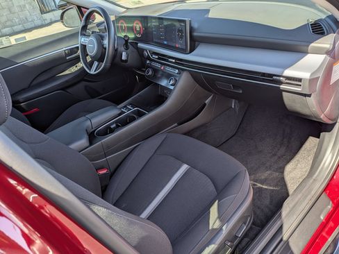 Certified 2025 Hyundai Sonata SEL FWD image 10
