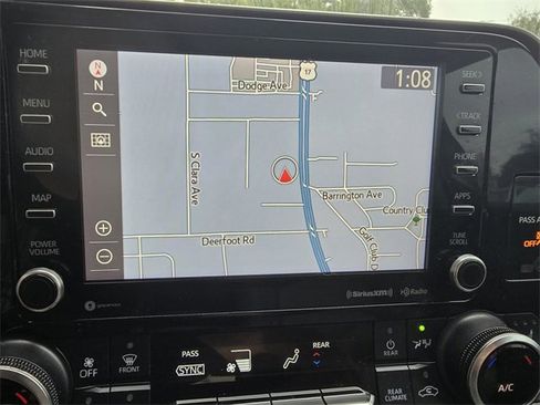 Used 2022 Toyota Highlander XLE image 6