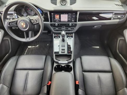 Used 2025 Porsche Macan AWD/4WD image 24