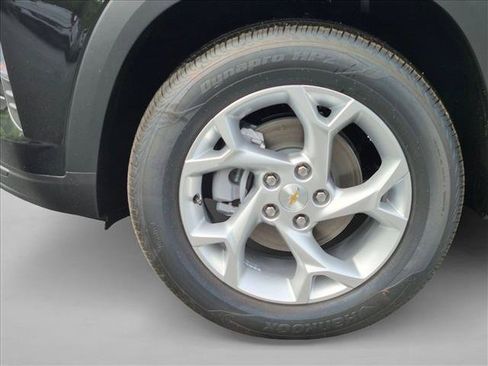 New 2026 Chevrolet Trax LS w/ LS Convenience Package FWD image 10