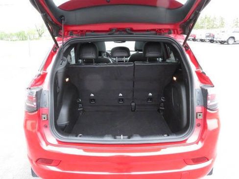 Used 2022 Jeep Compass Limited w/ (RED) Package AWD/4WD image 10