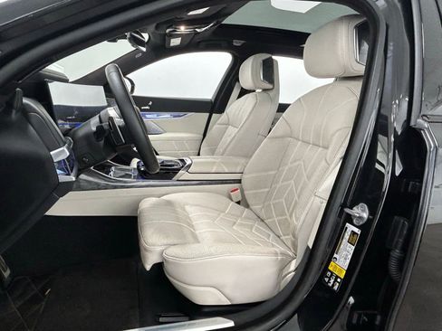 Used 2023 BMW 760i xDrive image 26