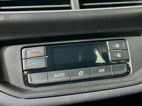 Used 2025 Volkswagen Atlas SE FWD image 26