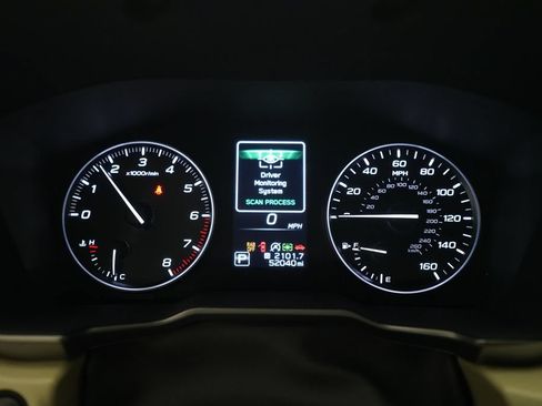Used 2025 Subaru Outback Limited AWD/4WD image 2