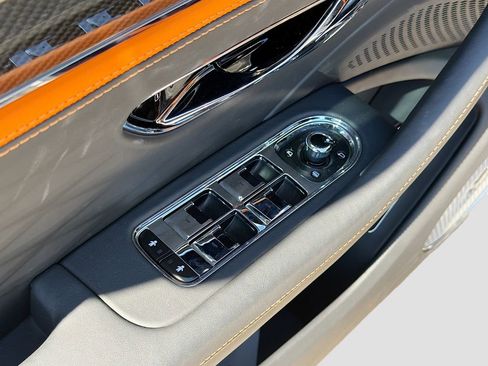 Used 2024 Bentley Flying Spur W12 image 25