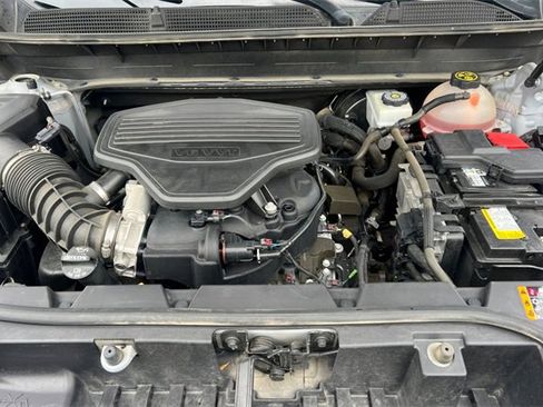 Used 2021 GMC Acadia SLE w/ Driver Convenience Package image 24