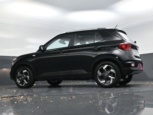 Used 2025 Hyundai Venue SEL image 20