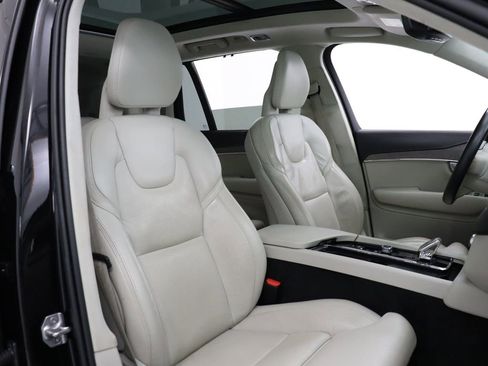Used 2021 Volvo XC90 T8 Inscription w/ Lounge Package AWD/4WD image 30