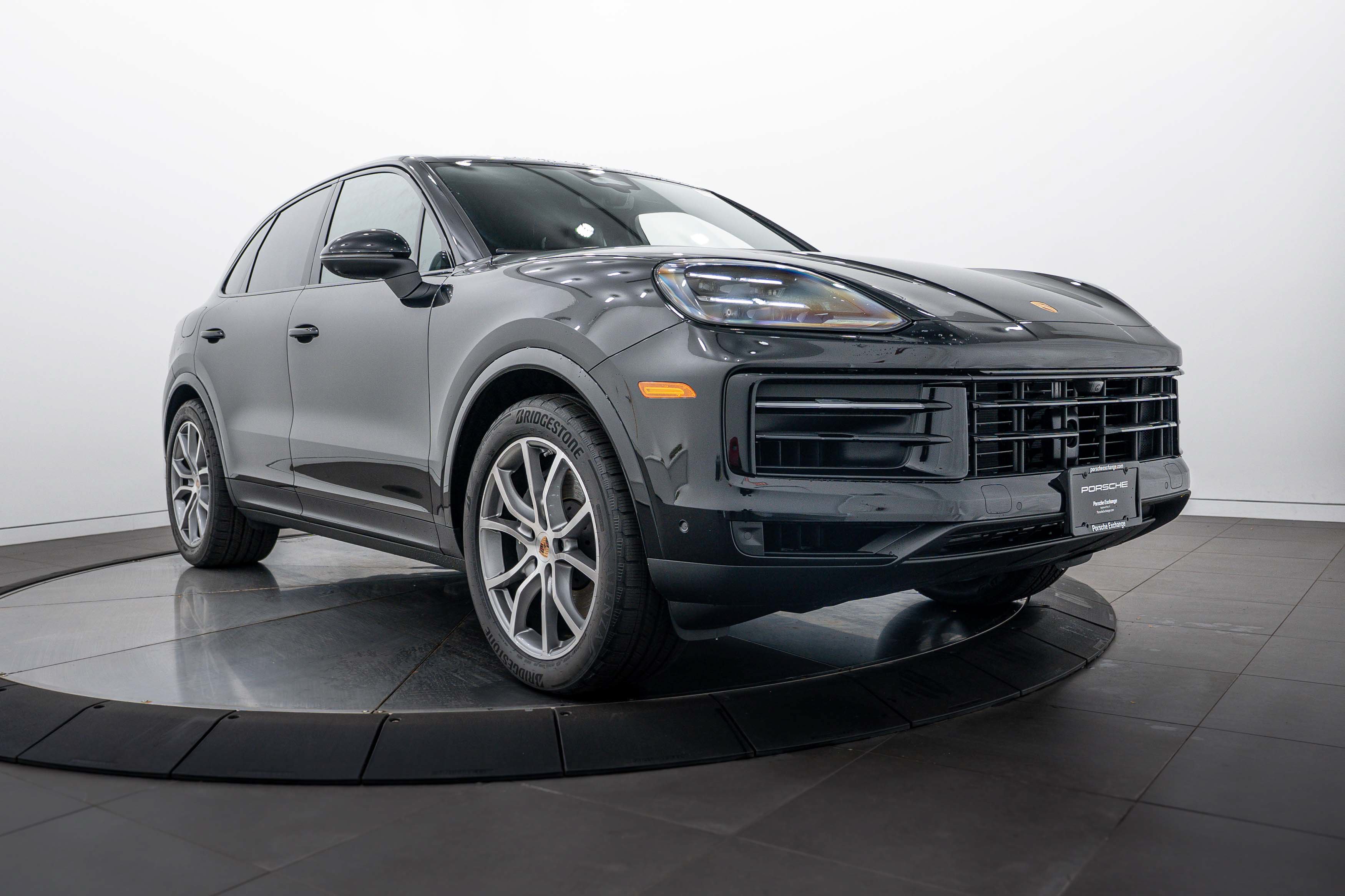 Certified 2026 Porsche Cayenne AWD/4WD image 9