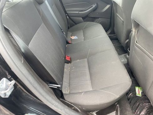 Used 2017 Ford Focus SE image 9