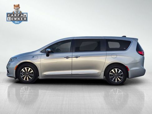Used 2023 Chrysler Pacifica Limited FWD image 7