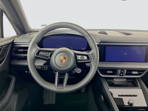 New 2026 Porsche Macan 4 Electric image 25