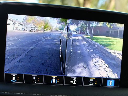 Used 2021 Chevrolet Tahoe Premier w/ Premium Package image 45