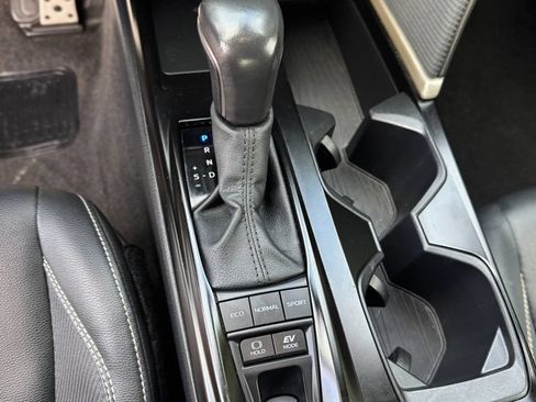 Used 2025 Toyota Camry SE FWD image 18
