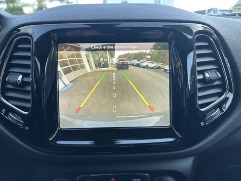 Used 2019 Jeep Compass Limited image 19
