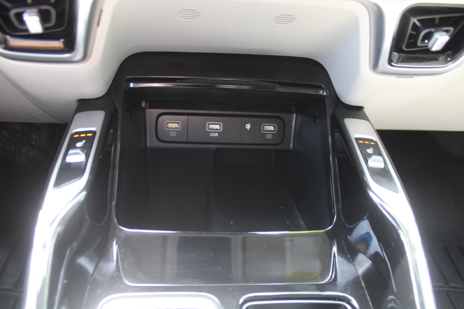 Certified 2022 Kia Sorento SX FWD image 39