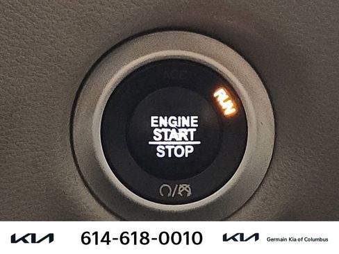 Used 2018 Chrysler Pacifica Touring-L image 31