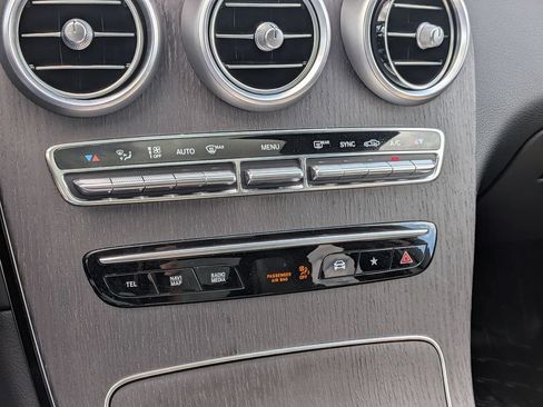 Used 2022 Mercedes-Benz GLC 300 4MATIC image 17