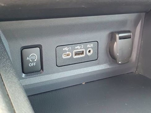 Used 2024 Nissan Sentra SV FWD image 10
