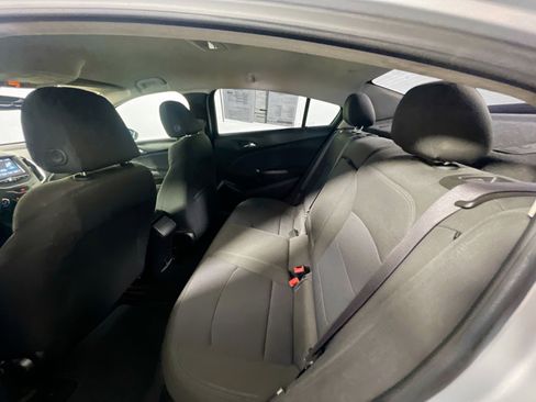 Used 2017 Chevrolet Cruze LT image 27