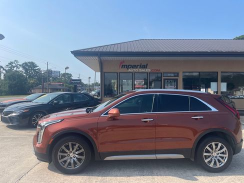 Used 2019 Cadillac XT4 Premium Luxury w/ Driver Awareness Package FWD image 2