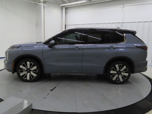 New 2025 Mitsubishi Outlander SEL image 6