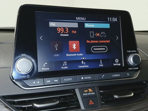 Used 2025 Nissan Altima 2.5 SV FWD image 20