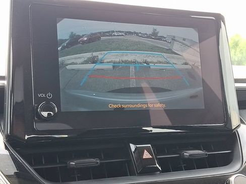Used 2024 Toyota Corolla LE FWD image 17
