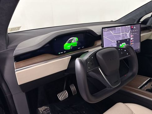 Used 2023 Tesla Model X image 9