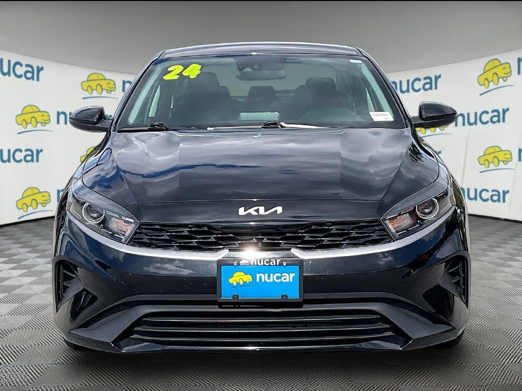 Certified 2024 Kia Forte LXS FWD image 2