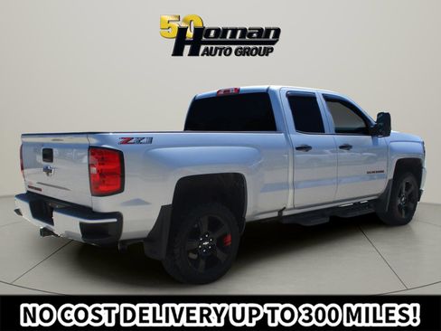 Used 2018 Chevrolet Silverado 1500 LT w/ Redline Edition AWD/4WD image 5