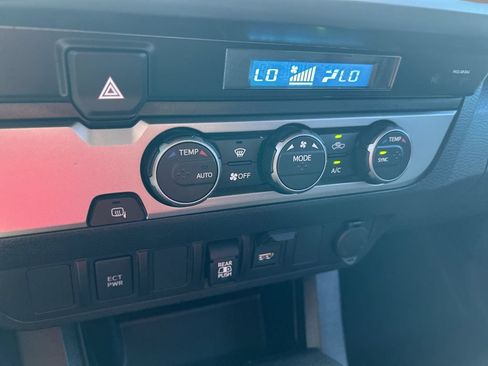 Used 2021 Toyota Tacoma SR5 w/ Trail Edition RWD image 24