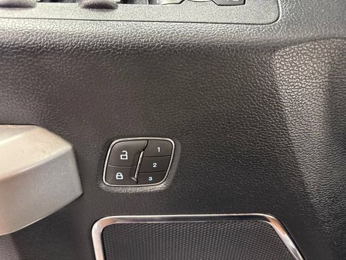 Used 2019 Ford F150 Lariat w/ Equipment Group 502A Luxury AWD/4WD image 28