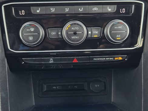 Used 2023 Volkswagen Atlas Cross Sport SEL R-Line AWD/4WD image 17